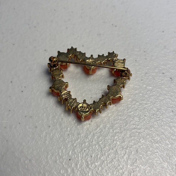 Avon Heart Brooch Resin and Rhinestones - Picture 2 of 5